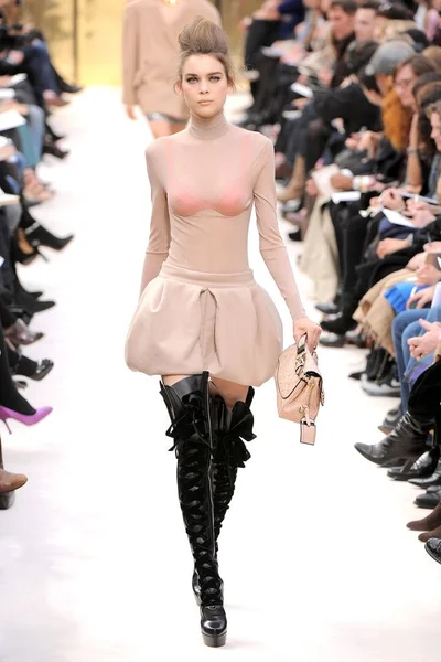 Look 25